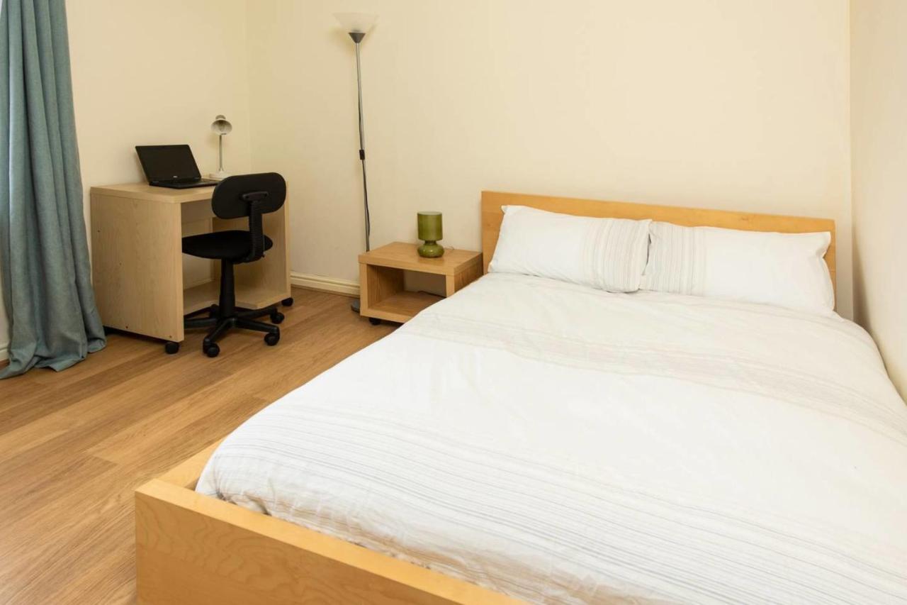 Guestready - Top Floor Apt 2Min Walk To O2 Apollo Манчестър Екстериор снимка